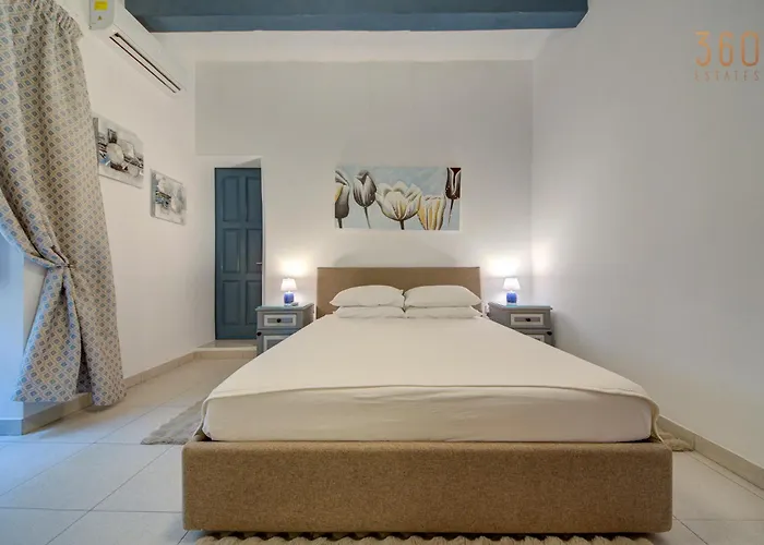 Cozy 3Rd-Floor Valletta Apartment By The Seafront By 360 Estates
