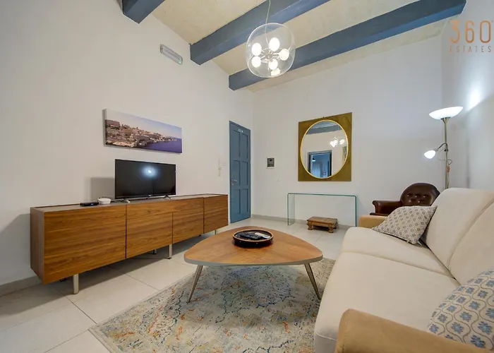 Cozy 3Rd-Floor Valletta Apartment By The Seafront By 360 Estates